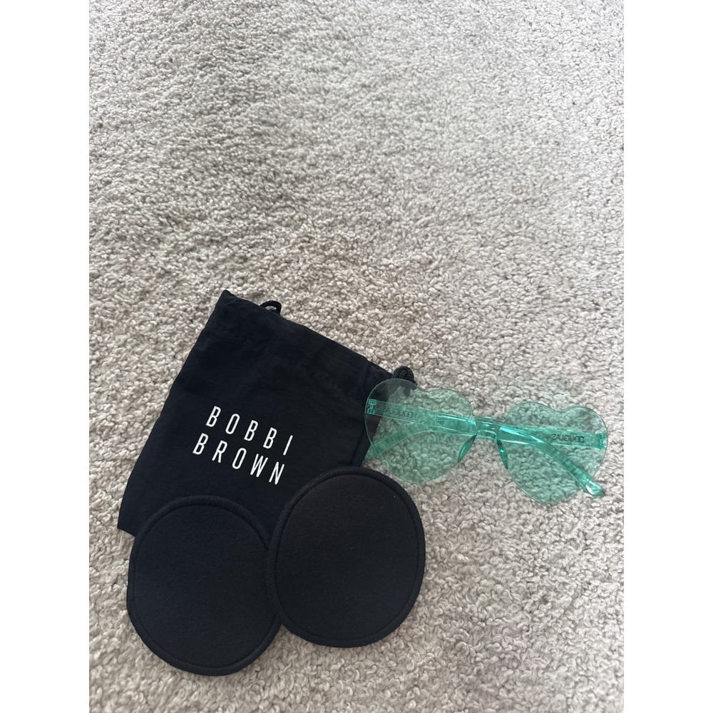 Bobbi Brown Pouch with Douglas Green Heart Sunglasses and Fabric Pads Set